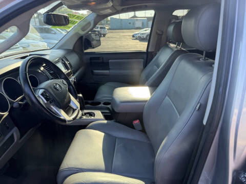 2016 Toyota Sequoia SR5