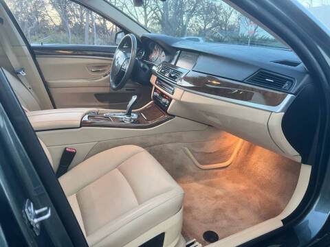 2012 BMW 5 Series 528i