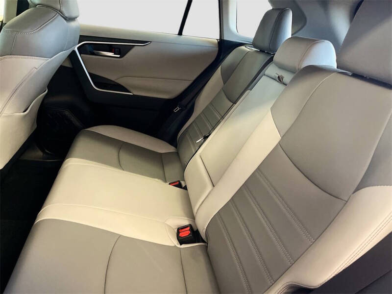 2025 Toyota RAV4 Hybrid XLE Premium