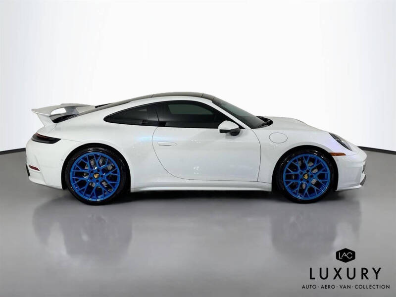 2025 Porsche 911 Carrera