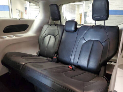 2022 Chrysler Pacifica Touring L