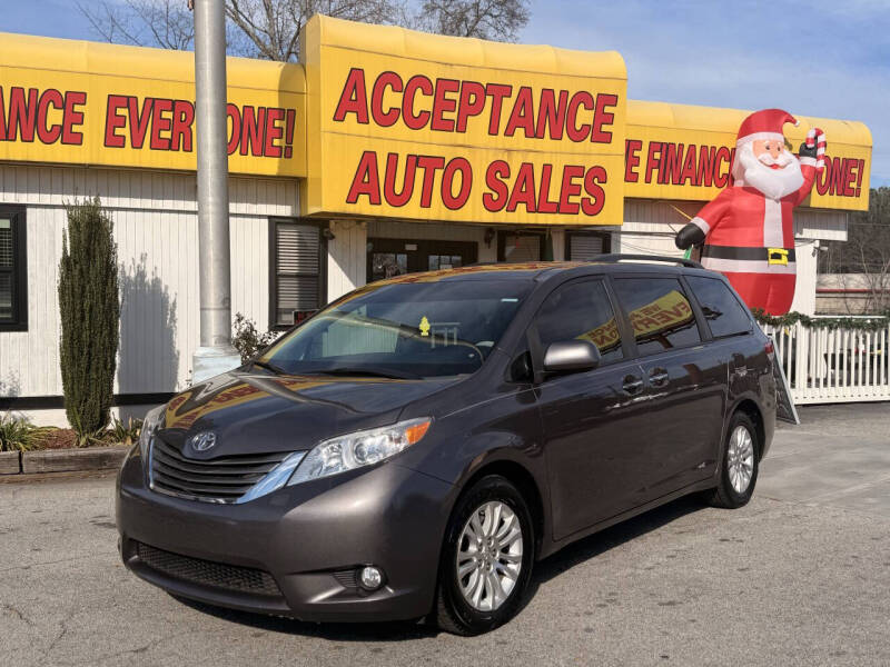 2012 Toyota Sienna Limited's photo