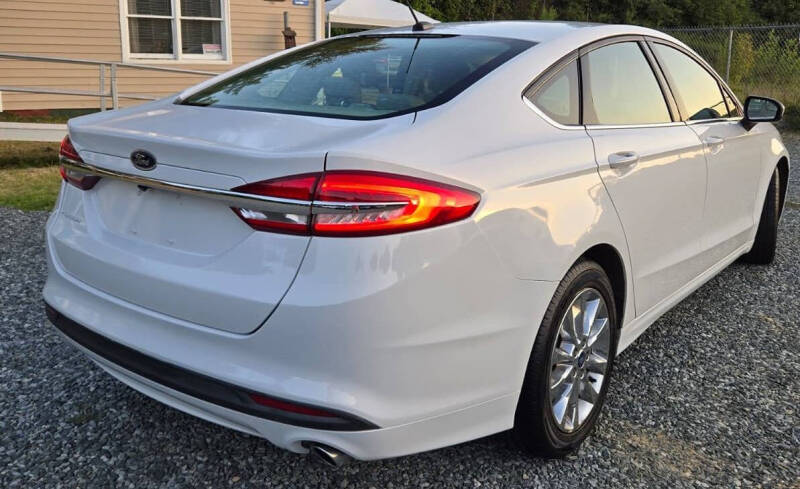 2017 Ford Fusion SE