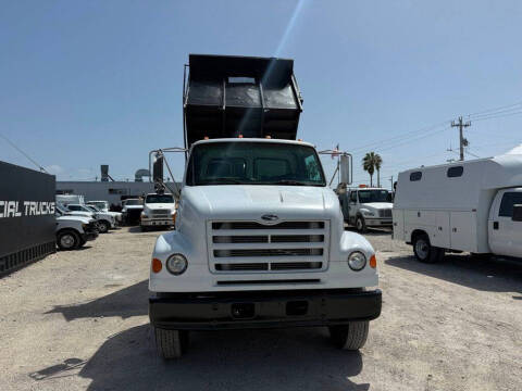 2000 Sterling L7500 Series