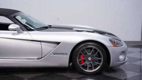 2005 Dodge Viper SRT-10