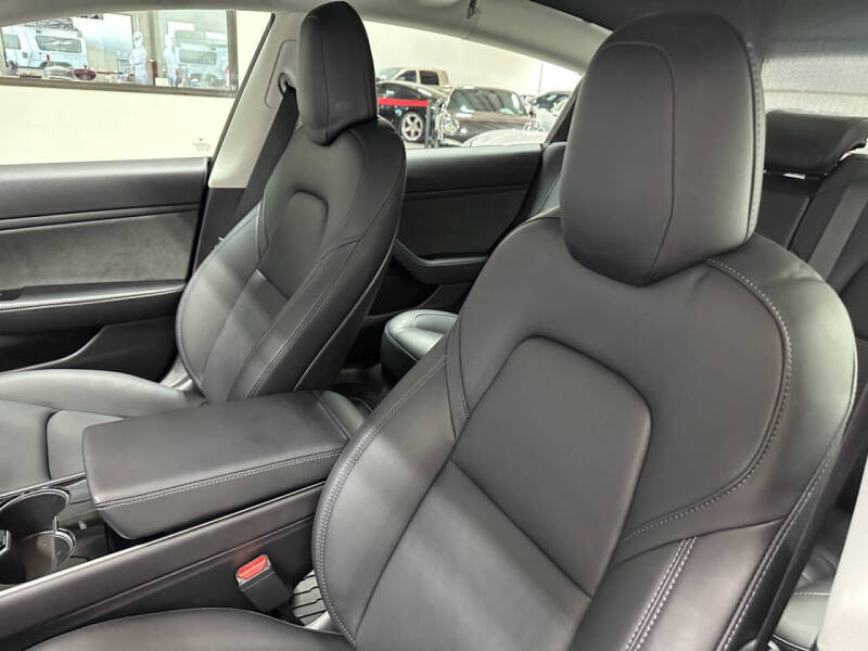 2019 Tesla Model 3 Mid Range