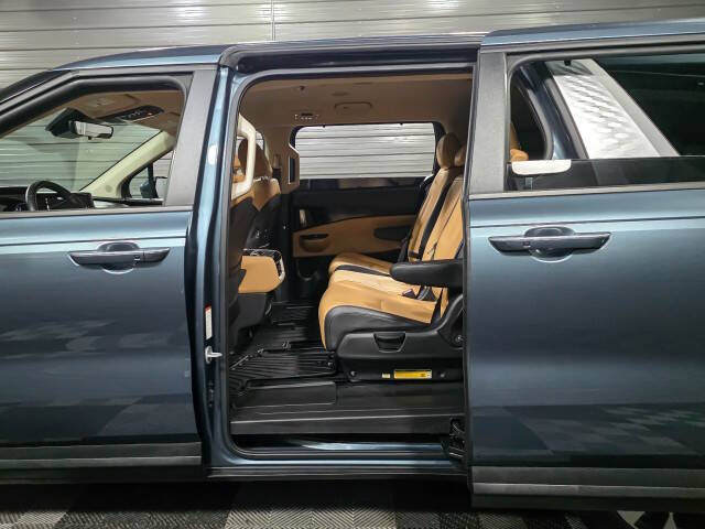 2024 Kia Carnival EX