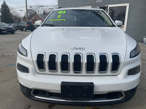 2015 Jeep Cherokee for sale at Julian Auto Sales in Warren MI