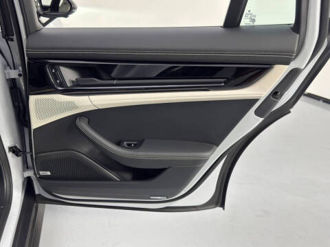 2024 Porsche Panamera 4