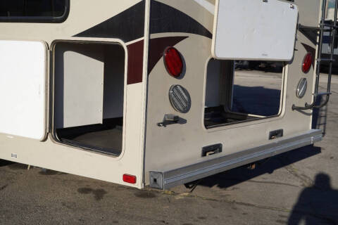 2018  Forest River  Coachmen Leprechaun