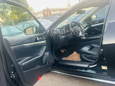 2017 Nissan Maxima 3.5 SR