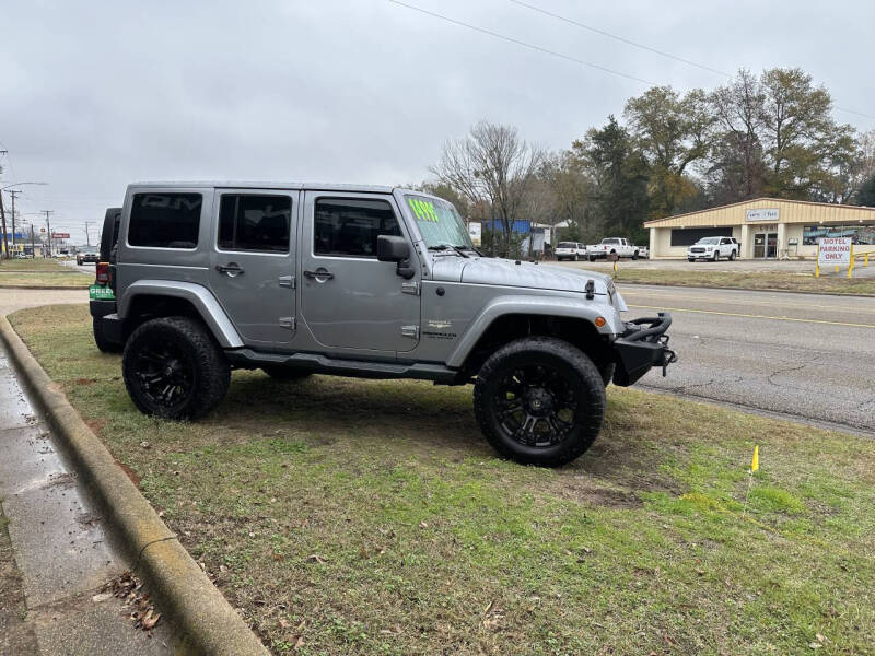 2015 Jeep Wrangler Unlimited Sahara's photo