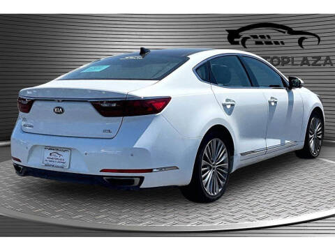 2018 Kia Cadenza Premium