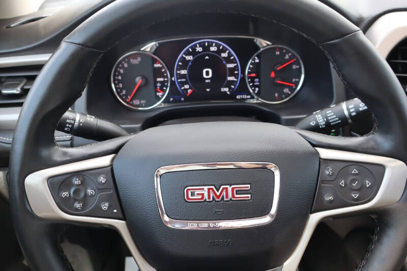 2023 GMC Acadia Denali