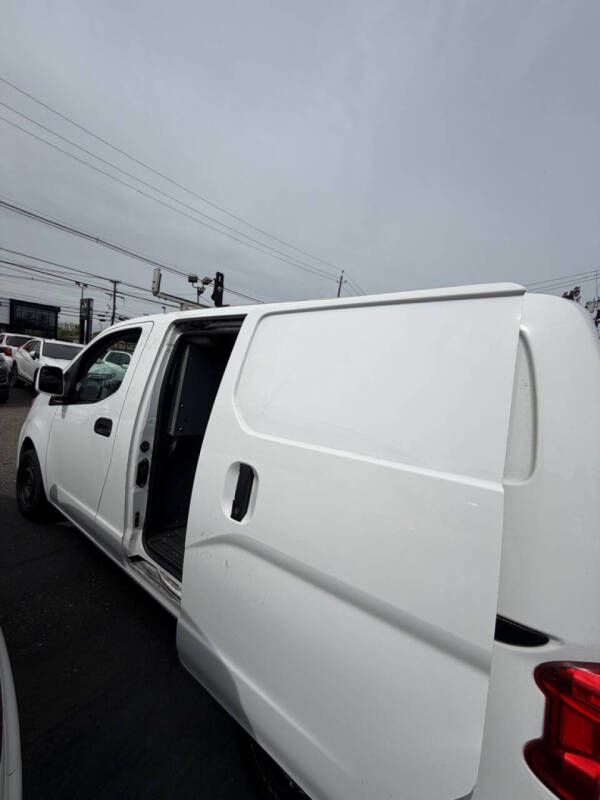2020 Nissan NV200
