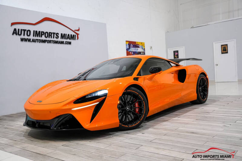 2023 McLaren Artura