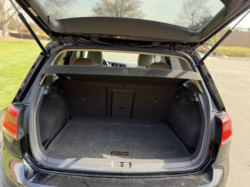 2016 Volkswagen Golf TSI S