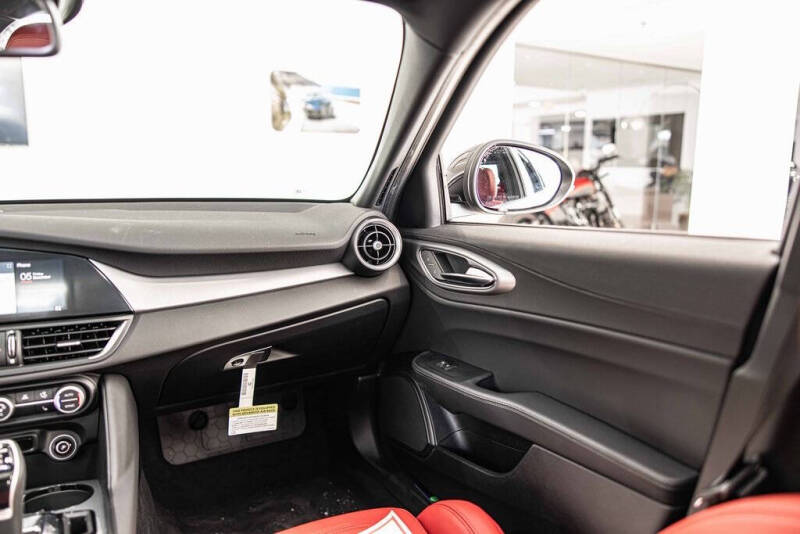 2025 Alfa Romeo Giulia