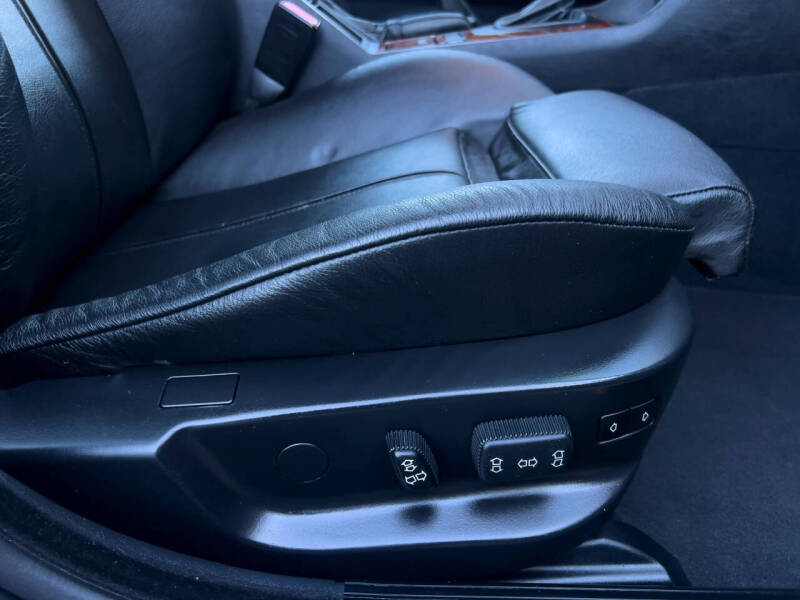 2002 BMW 5 Series 525i