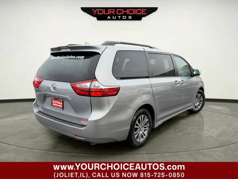 2018 Toyota Sienna XLE 8-Passenger