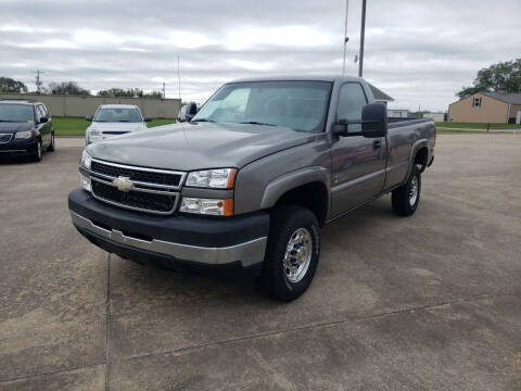 2006 Chevrolet Silverado 2500HD for sale at John Lay Truck and Auto Sales in Independence KS