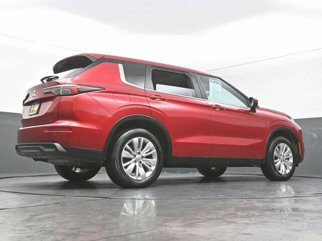2025 Mitsubishi Outlander ES