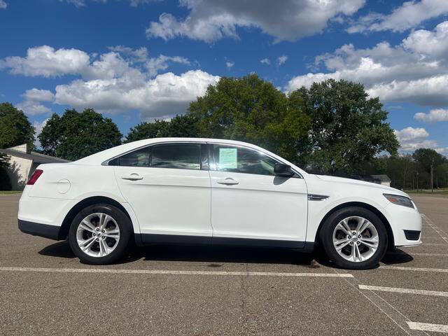 2017 Ford Taurus SE