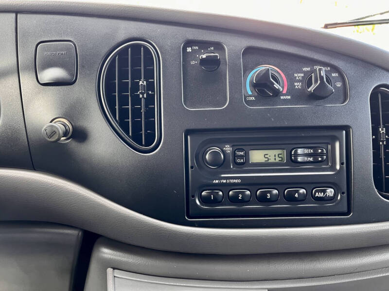 1999 Ford E-150 Chateau