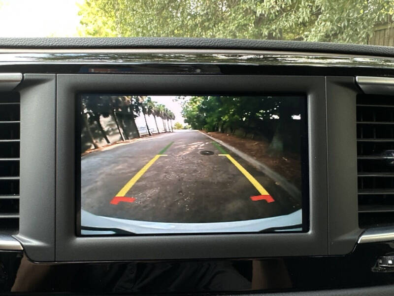 2020 Chrysler Pacifica Limited Red S