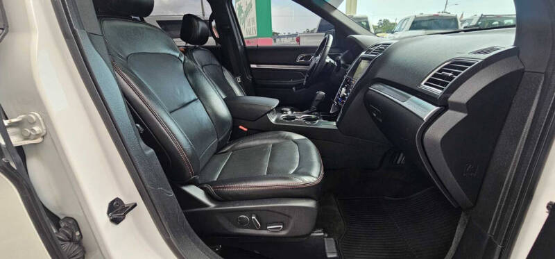 2017 Ford Explorer Sport