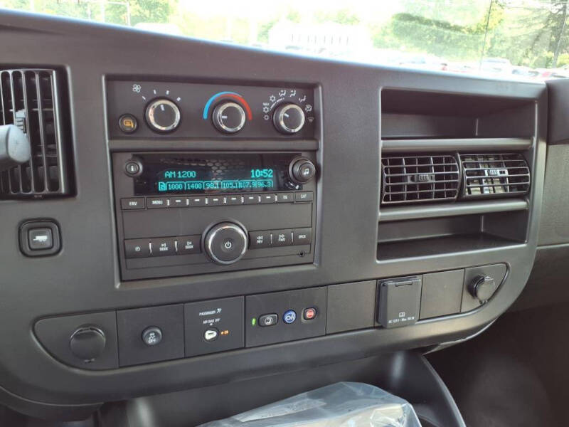 2025 Chevrolet Express 2500