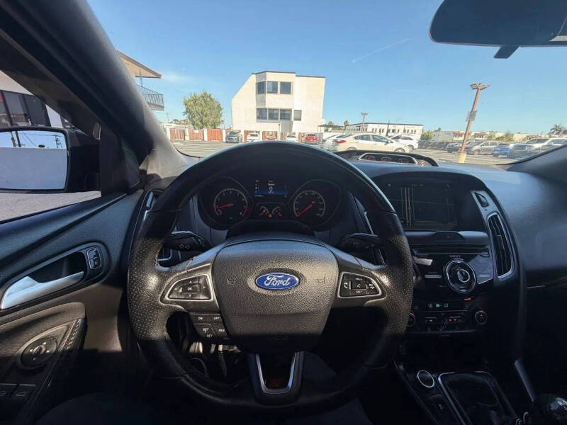 2017 Ford Focus ST
