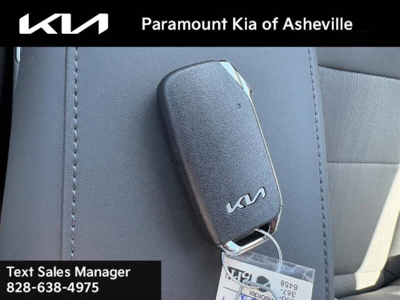 2025 Kia Niro EX Touring