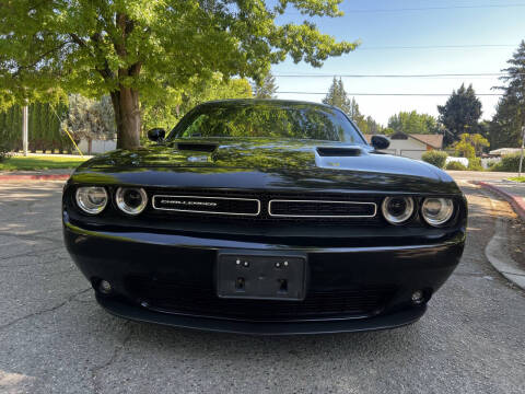 2018 Dodge Challenger SXT Plus
