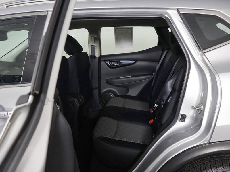 2022 Nissan Rogue Sport SV