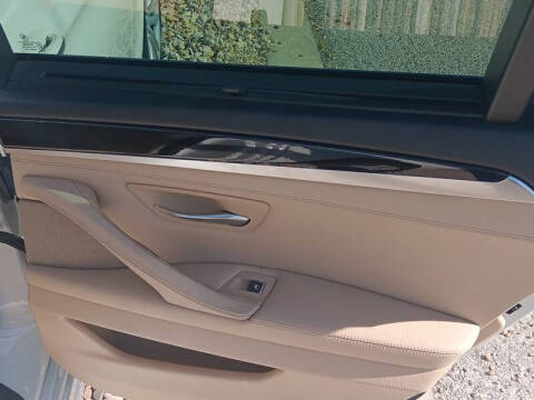 2012 BMW 5 Series 550i