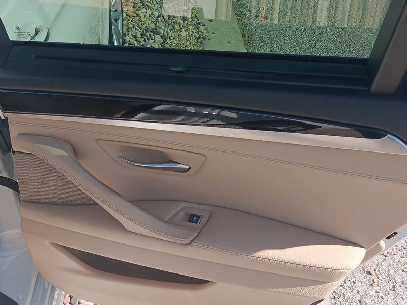 2012 BMW 5 Series 550i