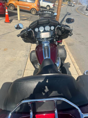 2017 Harley-Davidson Ultra Limited FLHTK