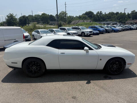 2017 Dodge Challenger 392 HEMI Scat Pack Shaker