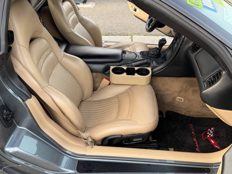 2004 Chevrolet Corvette