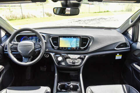 2027 Chrysler Pacifica Limited