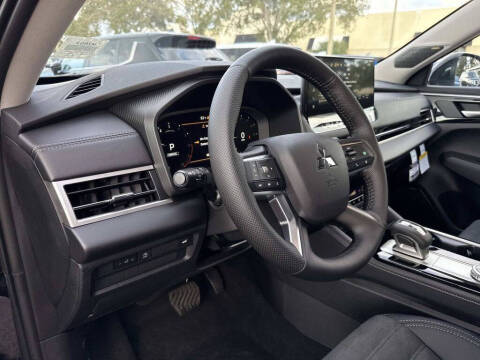 2026 Mitsubishi Outlander SE