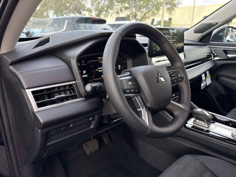 2026 Mitsubishi Outlander SE