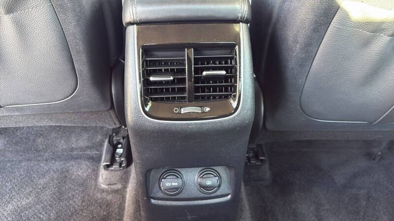 2017 Kia Cadenza Premium