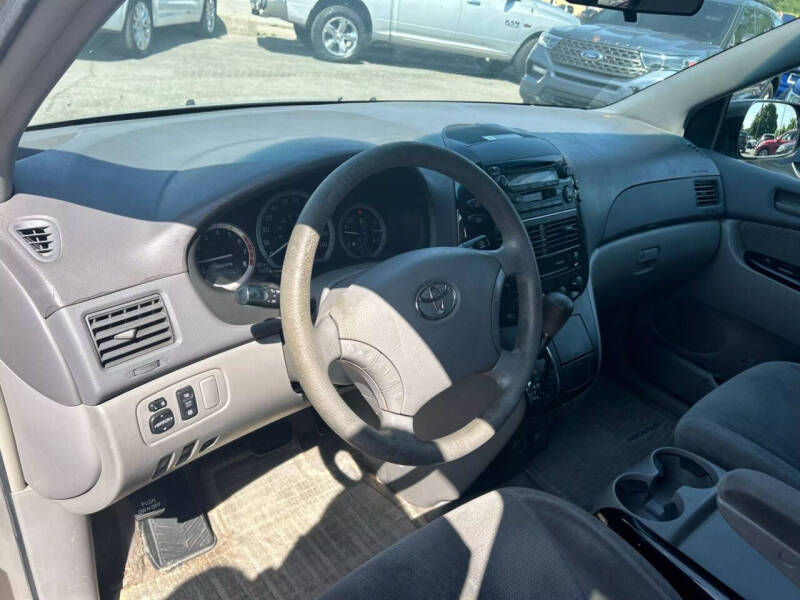 2004 Toyota Sienna