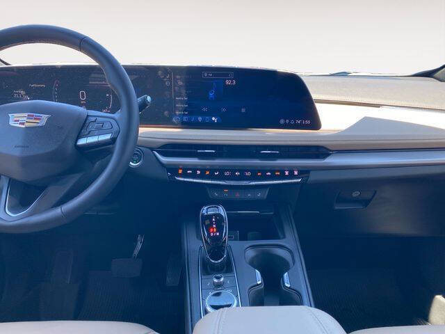 2025 Cadillac XT4 Premium Luxury
