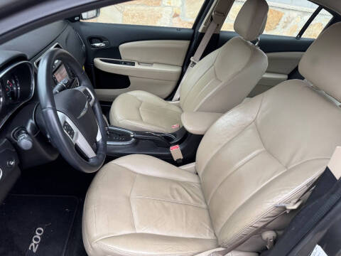 2013 Chrysler 200 Limited