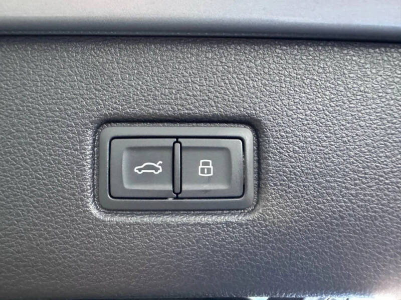 2022 Audi Q7 quattro Premium Plus 55 TFSI