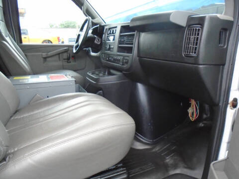 2017 Chevrolet Express 2500