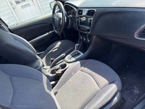 2013 Chrysler 200 LX